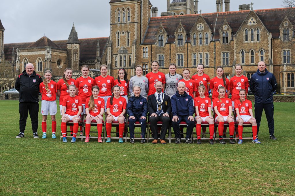 A squad photo of the England U15 Schoolgirls' squad 2021